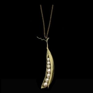 Pea Pod Pendant w/ 7 white pearls